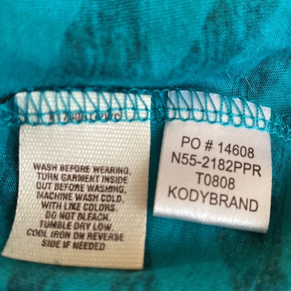 Route 66 animal print 3 button top size 1X - Picture 6 of 10